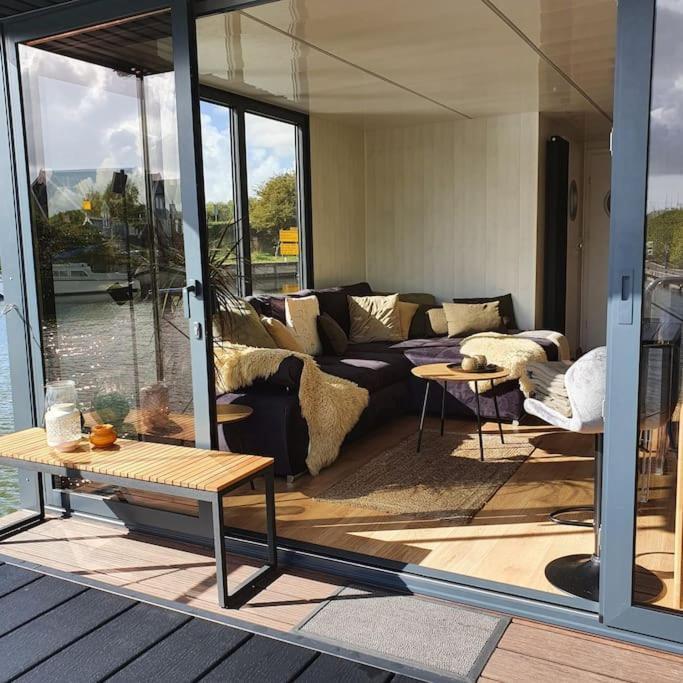 Modern, Brand New Houseboat Near Amsterdam Hotel Monnickendam Exterior foto