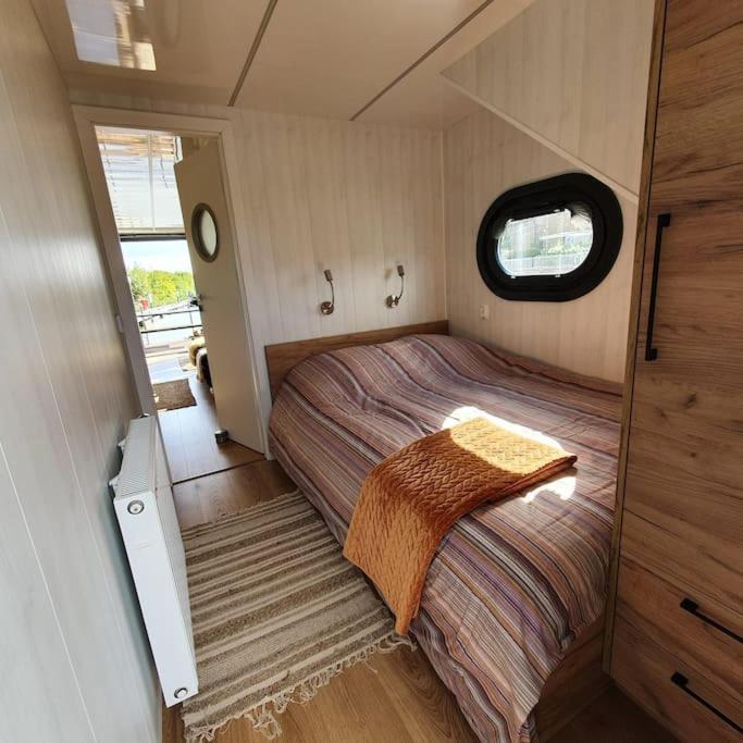Modern, Brand New Houseboat Near Amsterdam Hotel Monnickendam Exterior foto